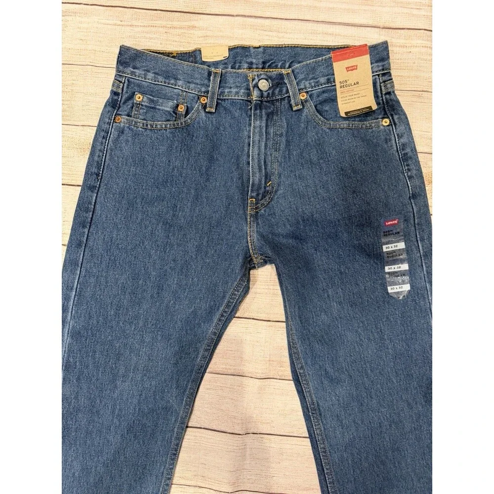 Levis this pair